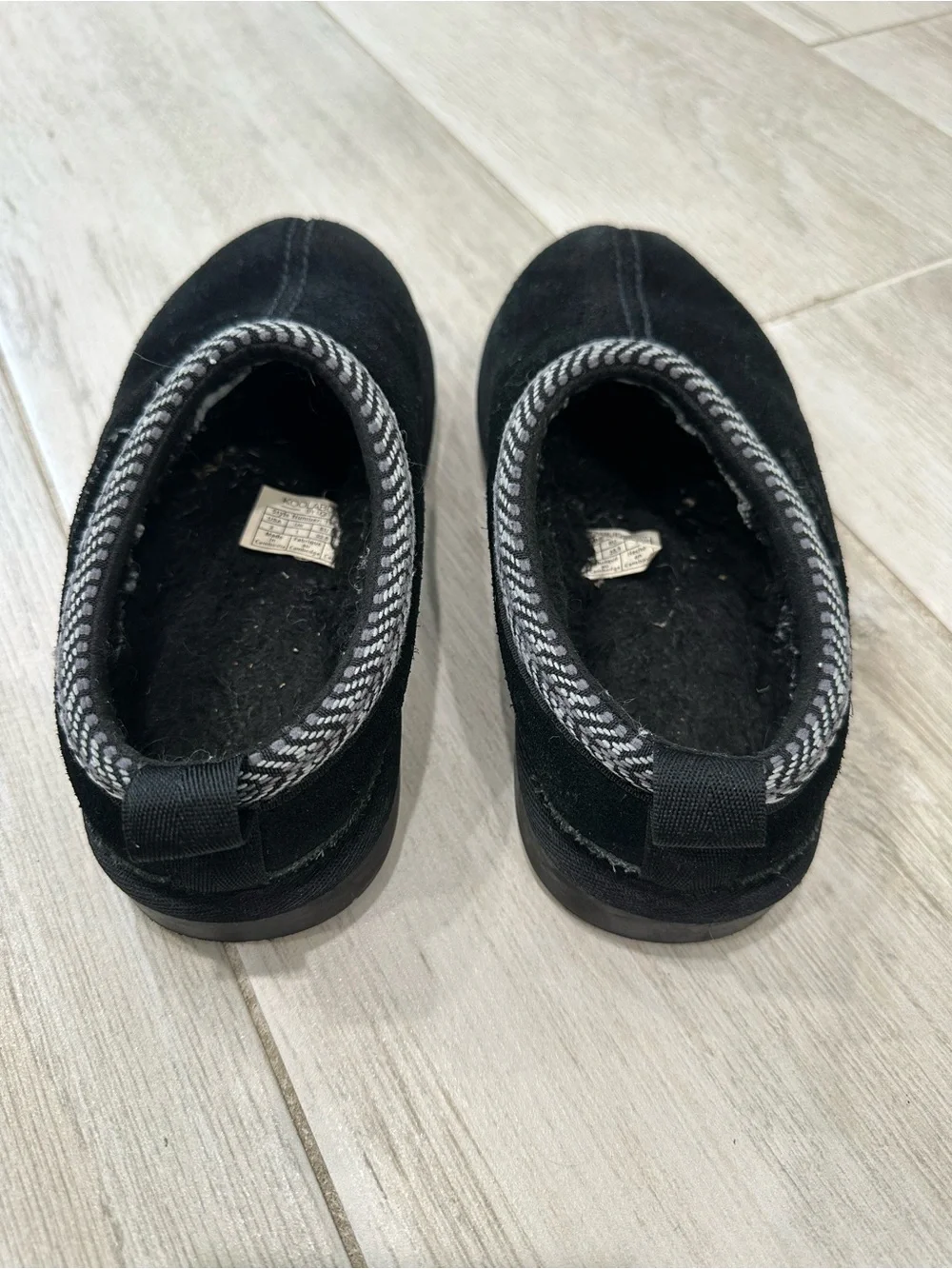 Koolaburra by UGG Kids Black Suede Shoes Girls Size 2